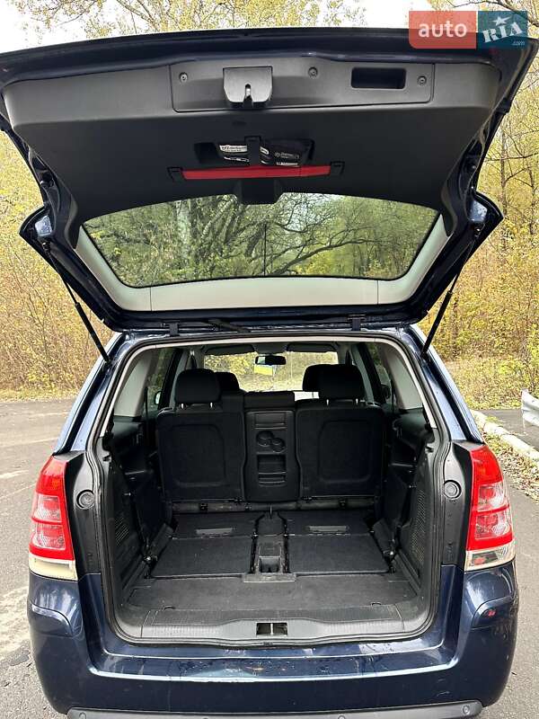 Мінівен Opel Zafira 2011 в Гадячі