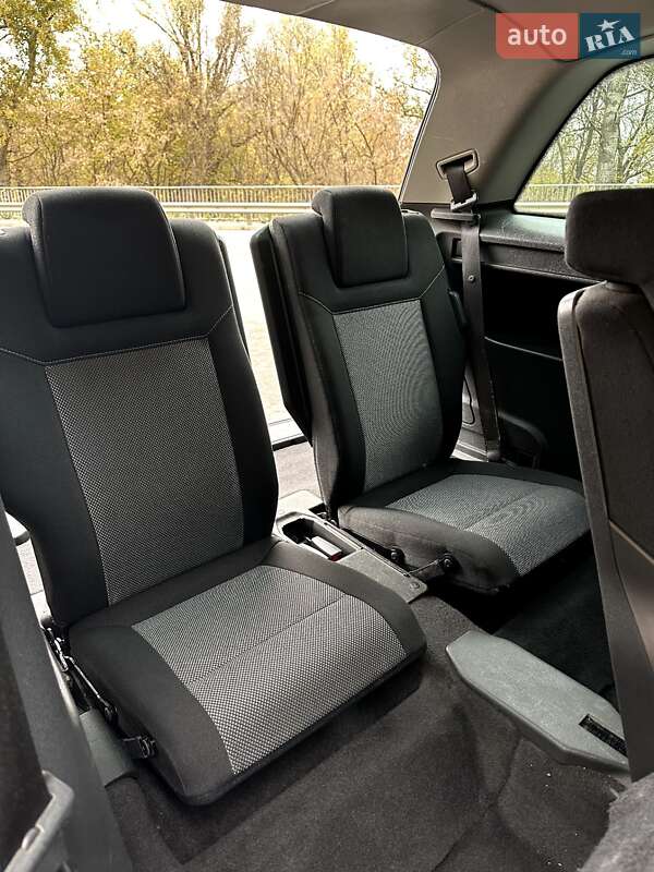 Мінівен Opel Zafira 2011 в Гадячі