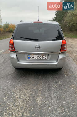 Минивэн Opel Zafira 2008 в Березане