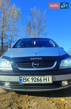 Минивэн Opel Zafira 2002 в Ровно