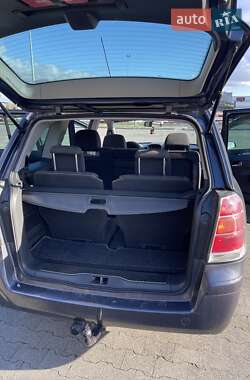 Минивэн Opel Zafira 2006 в 