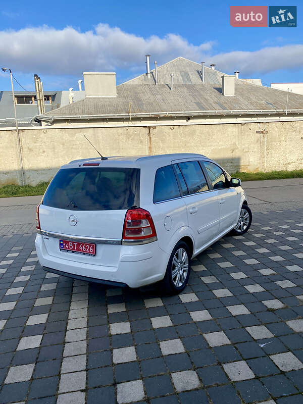 Минивэн Opel Zafira 2010 в Стрые