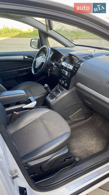 Минивэн Opel Zafira 2010 в Стрые
