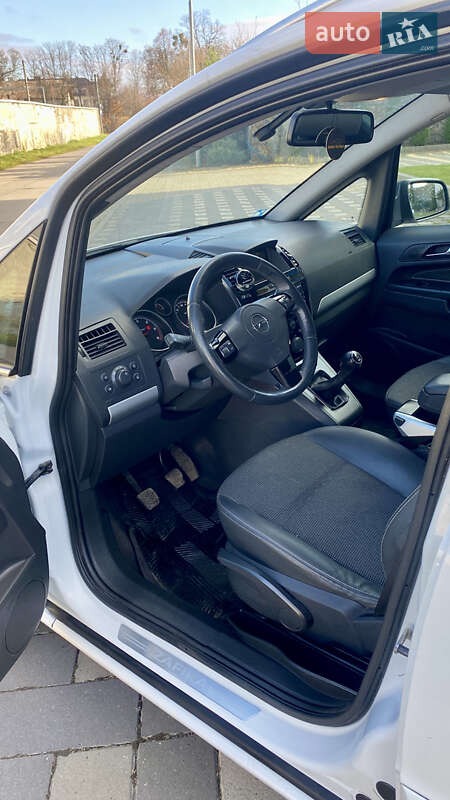 Минивэн Opel Zafira 2010 в Стрые