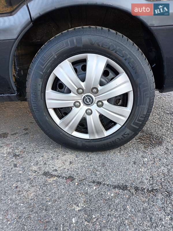 Мінівен Opel Zafira 2003 в Надвірній