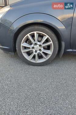 Минивэн Opel Zafira 2008 в 