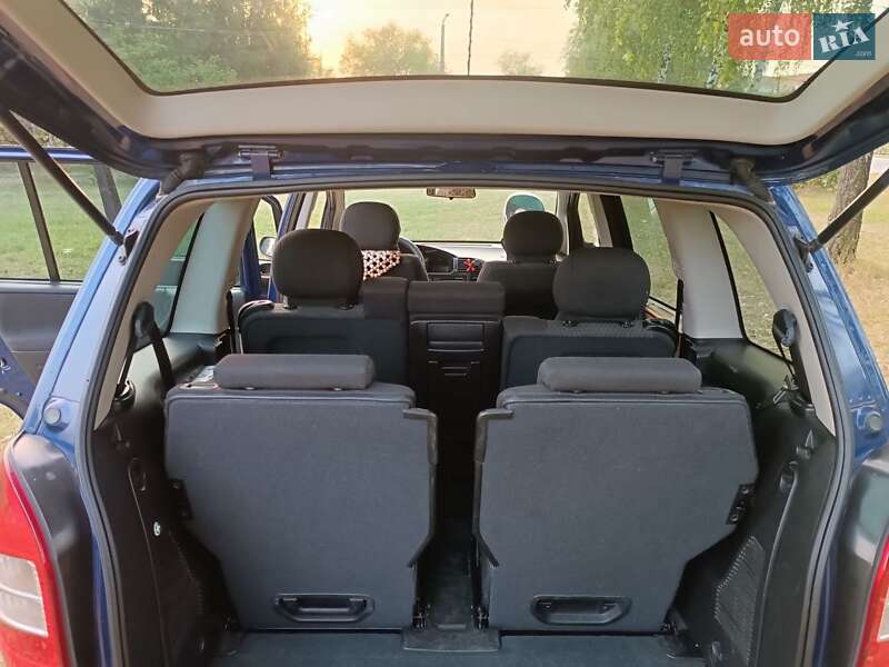 Минивэн Opel Zafira 2004 в Красилове