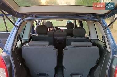 Минивэн Opel Zafira 2004 в 