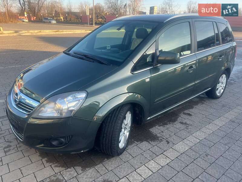 Мінівен Opel Zafira 2011 в Дрогобичі