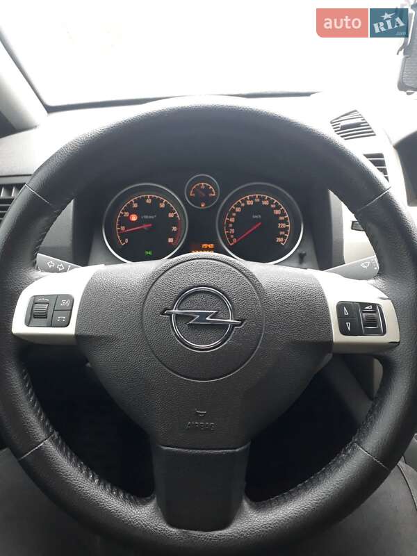 Минивэн Opel Zafira 2008 в Красноильске