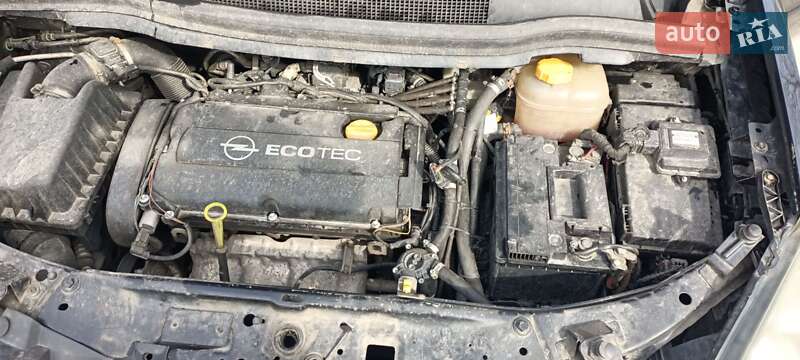 Минивэн Opel Zafira 2005 в Запорожье