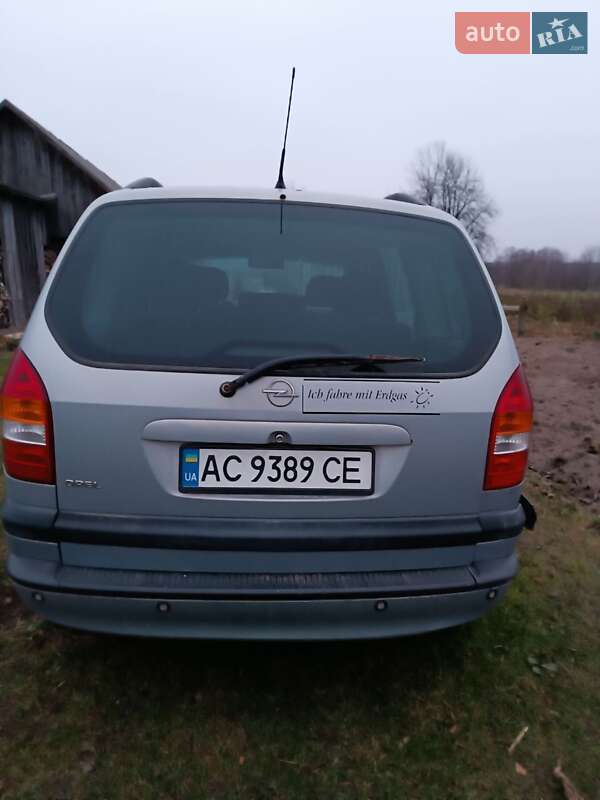 Мінівен Opel Zafira 2001 в Любешові