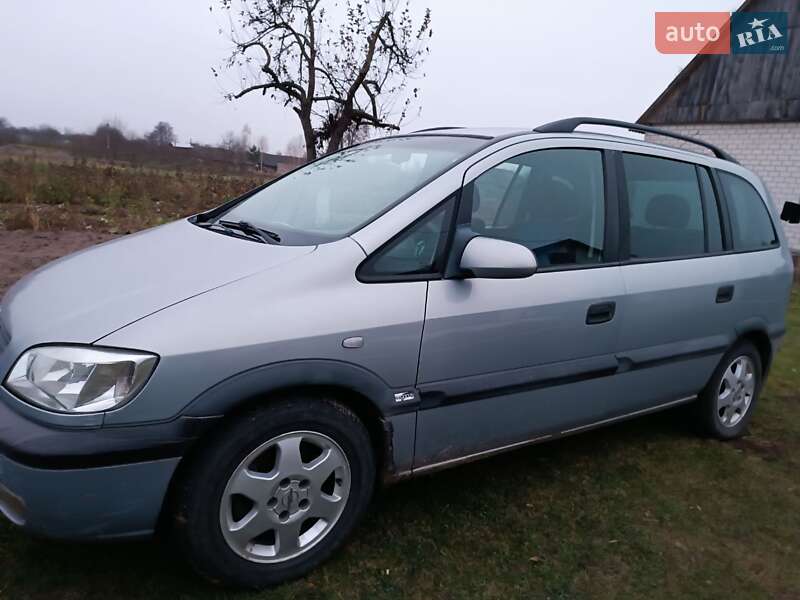 Мінівен Opel Zafira 2001 в Любешові