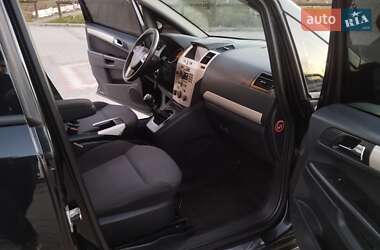 Минивэн Opel Zafira 2008 в Теофиполе