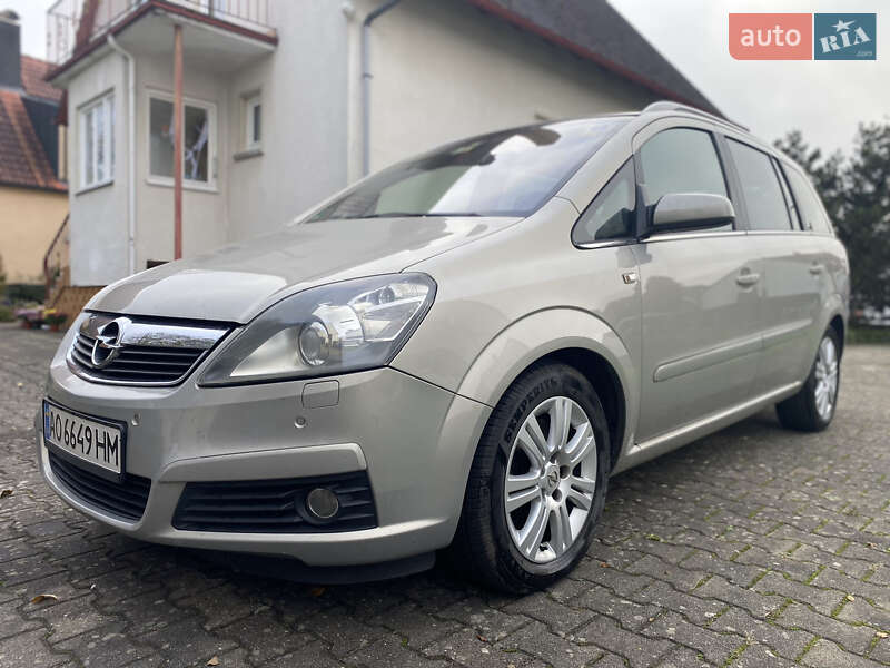 Минивэн Opel Zafira 2006 в 