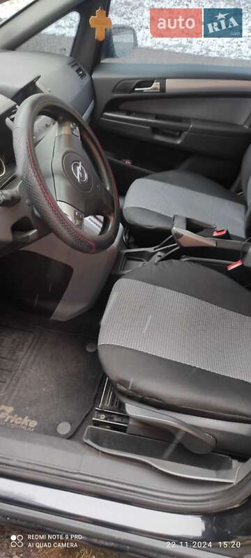 Мінівен Opel Zafira 2006 в Чугуєві