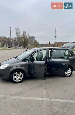 Минивэн Opel Zafira 2009 в Запорожье