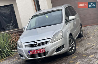 Минивэн Opel Zafira 2010 в Луцке