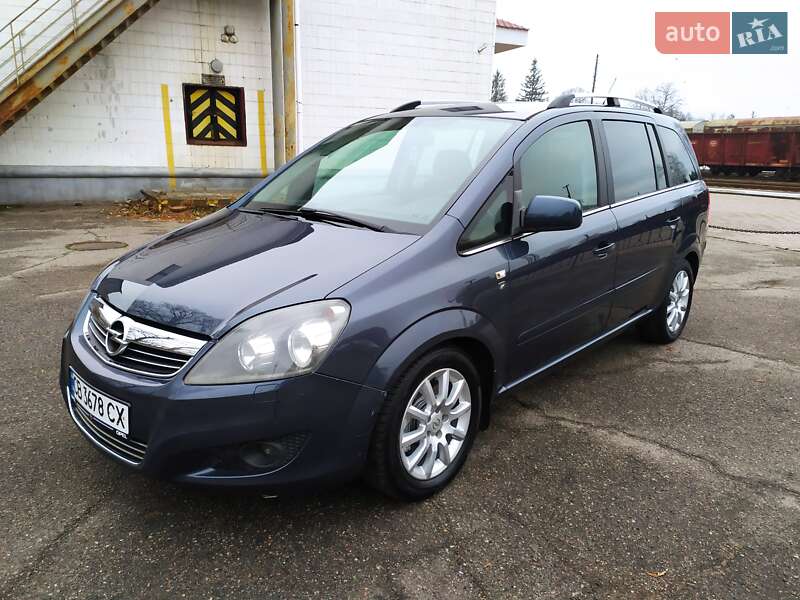 Мінівен Opel Zafira 2010 в Ромнах