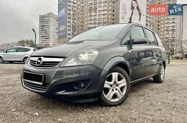 Минивэн Opel Zafira 2009 в Киеве