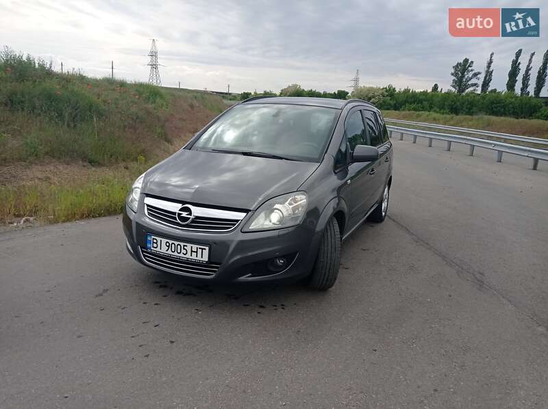 Минивэн Opel Zafira 2012 в 