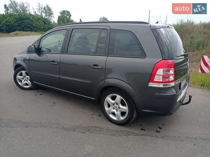 Минивэн Opel Zafira 2012 в Решетиловке