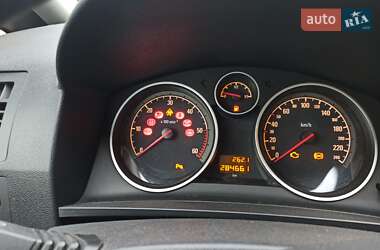 Мінівен Opel Zafira 2010 в Нововолинську