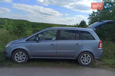 Минивэн Opel Zafira 2010 в Нововолынске