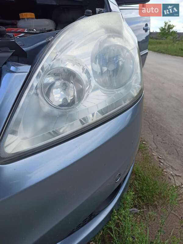 Мінівен Opel Zafira 2010 в Нововолинську