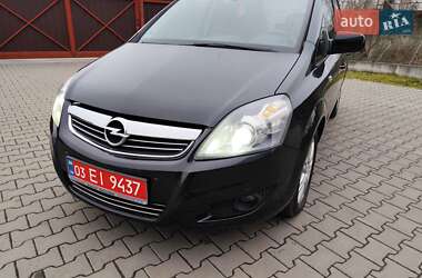 Минивэн Opel Zafira 2011 в Луцке