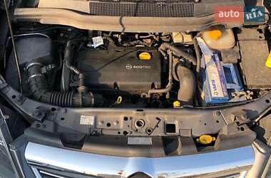 Минивэн Opel Zafira 2011 в 