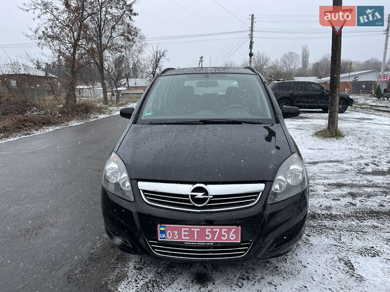 Минивэн Opel Zafira 2009 в Ахтырке