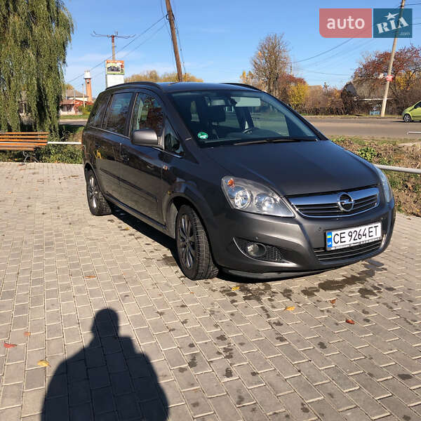 Минивэн Opel Zafira 2011 в 