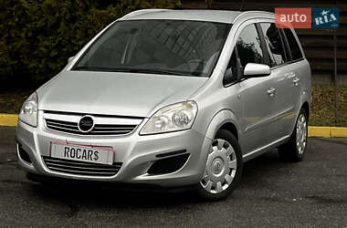 Минивэн Opel Zafira 2008 в 