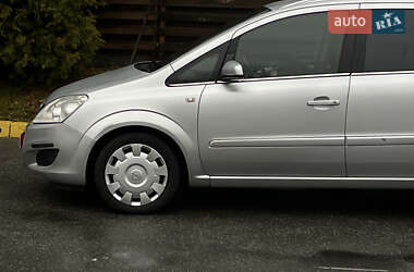 Минивэн Opel Zafira 2008 в 