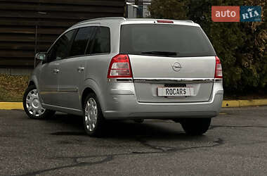Минивэн Opel Zafira 2008 в 