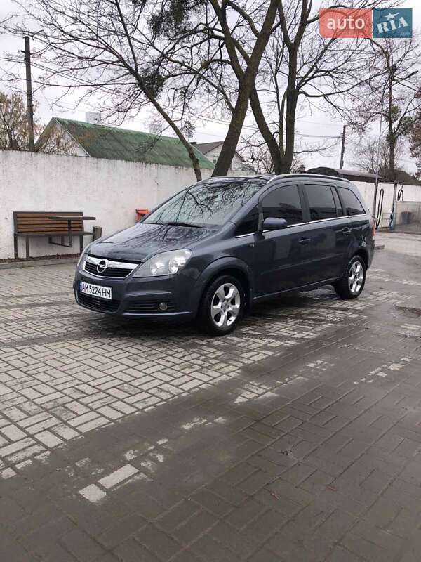 Мінівен Opel Zafira 2007 в Рівному