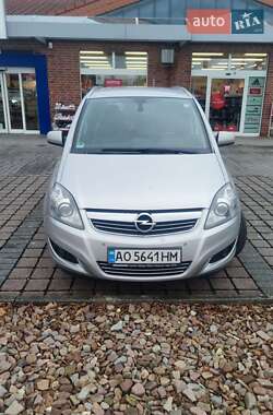 Минивэн Opel Zafira 2010 в Хусте