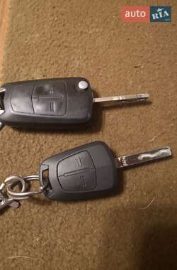 Минивэн Opel Zafira 2012 в 