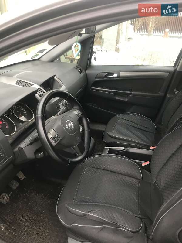 Минивэн Opel Zafira 2005 в Надворной