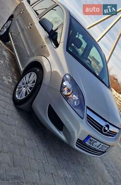 Минивэн Opel Zafira 2010 в Луцке