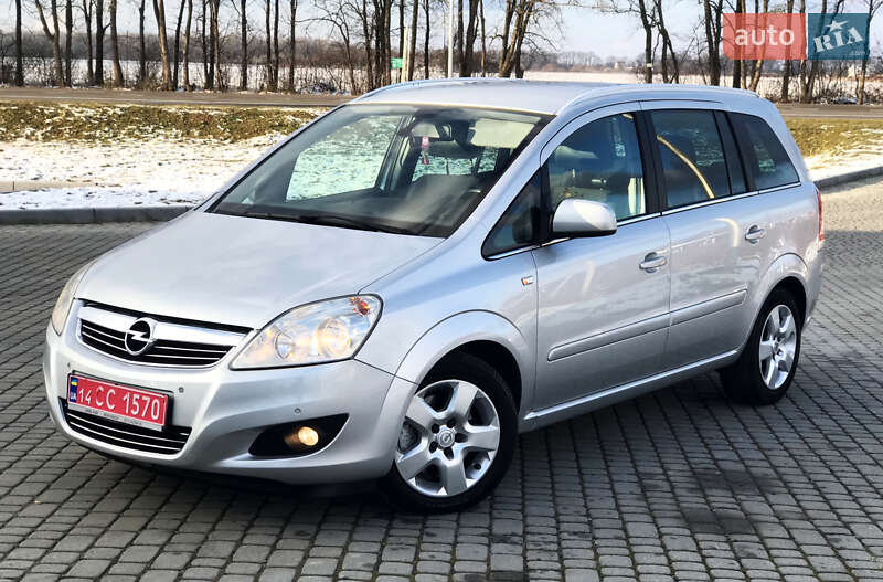 Мінівен Opel Zafira 2011 в Стрию