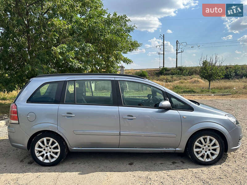 Мінівен Opel Zafira 2005 в Вознесенську