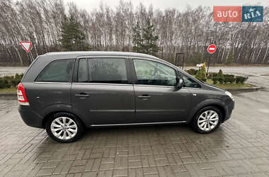 Минивэн Opel Zafira 2011 в 
