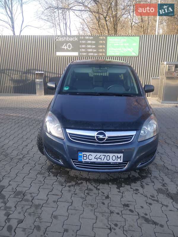 Мінівен Opel Zafira 2011 в Дрогобичі