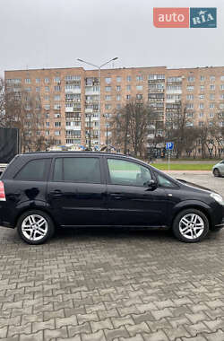 Минивэн Opel Zafira 2007 в Луцке