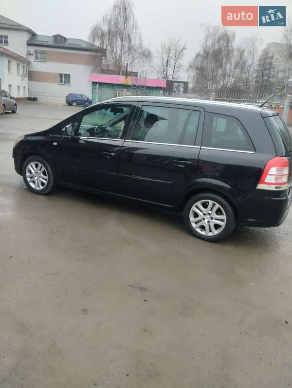 Мінівен Opel Zafira 2011 в Луцьку