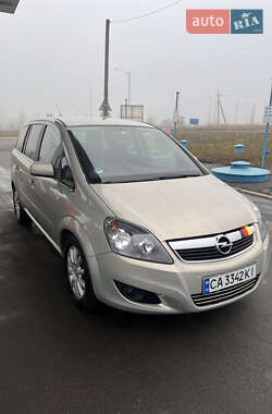 Мінівен Opel Zafira 2011 в 