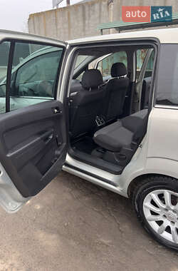 Мінівен Opel Zafira 2011 в 