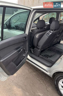Мінівен Opel Zafira 2011 в 